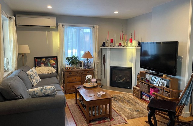 KAMcottage is on the waterfront in a quaint village on the coast of Maine.