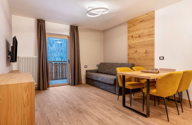 Kamerloy Apartments - F with Mountain View, Wi-Fi, Balcony and Garden