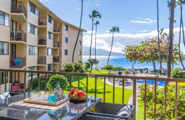 Kanai A Nalu 211 · KAN 211 Remodeled OceanFront 2BD for Whale Wa