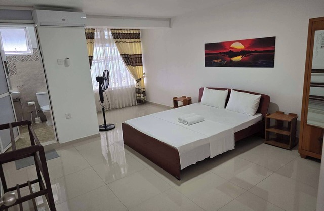 Kandy Panoramic MPM Deluxe suit Airconditioned-4B1