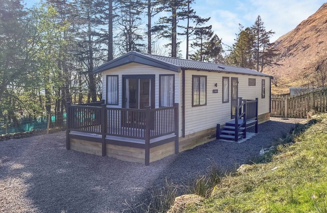 Katie's Cosy Caravan - UK48380
