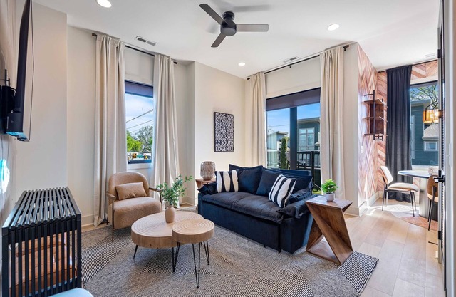 Kay's Perch - Brand New, Stylish Design