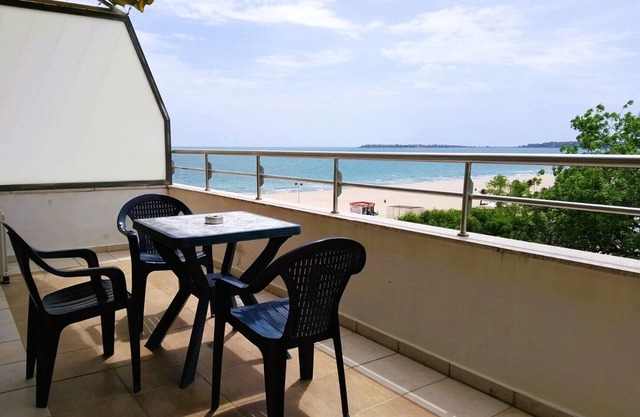 Kaya Sea View Apartment, Center next to the beach.