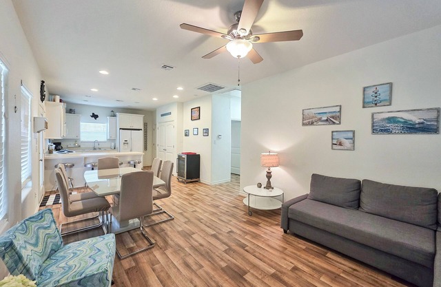 KC'S Sunshine - a 2 bedroom, 2 bath home that sleeps 9.