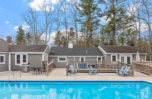 Kennebunk/Kennebunkport Beach House with Swimming Pool!