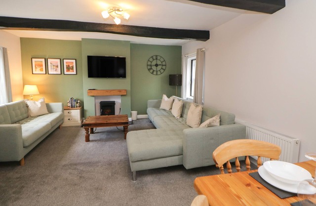 KENNEDY'S COTTAGE, family friendly in Ashbourne