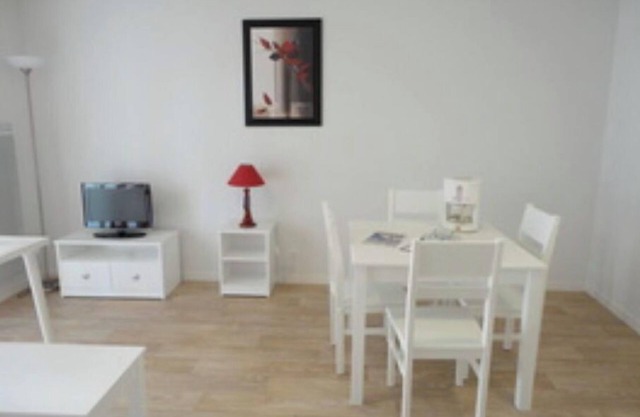 Ker Goh Lenn ST2G Balcon