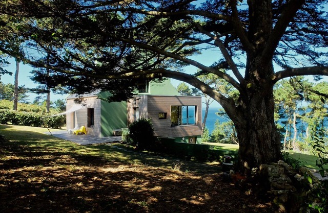 Kerpilu, listed * house in a magical place facing the sea, along the GR34.