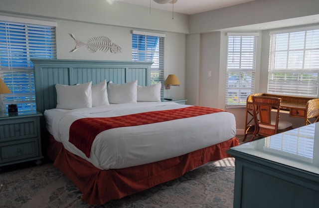 Key Largo 1BR w/Partial Ocean View, Pool & Beach