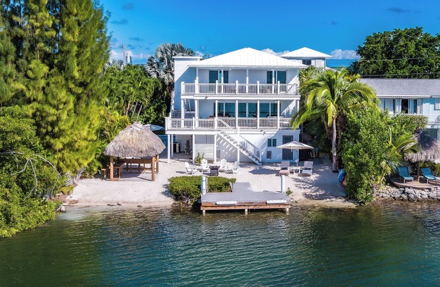 Key West Sugarfoot Sunsets Waterfront Home w/Luxury Amenities