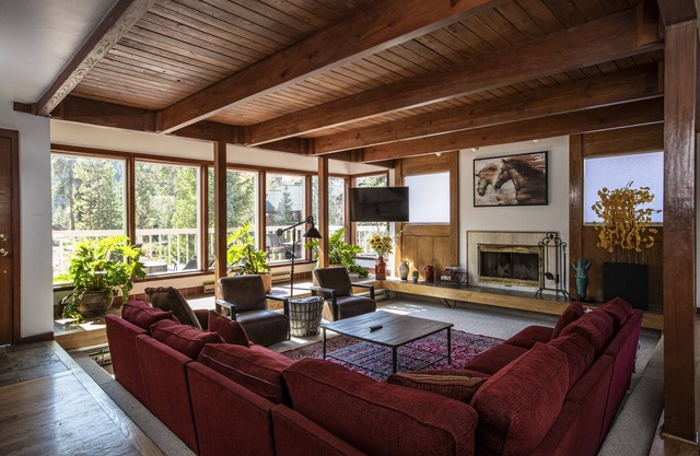 Keystone Resort Escape! Private/Quiet, Views/Trails, Snake River, HotTub, Pets