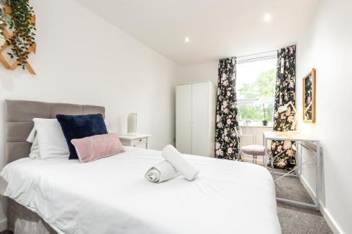 KGV Stays Millbrook Executive Smart Corporate Apartment with Excellent City Links