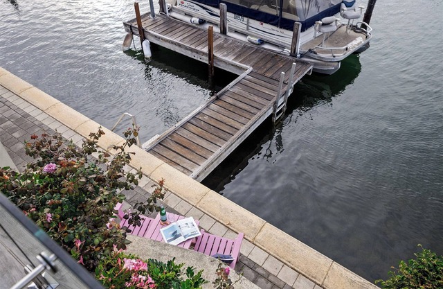 Kid-Family Friendly Canal Retreat Private Jetty