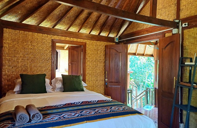 Kimbaran Bungalow in Tropical Valley Near Beach & Nature Reserve with WiFi