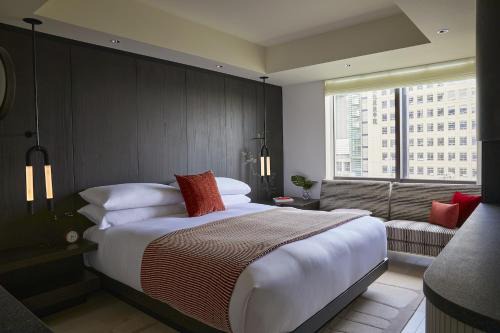 Kimpton Shinjuku Tokyo by IHG