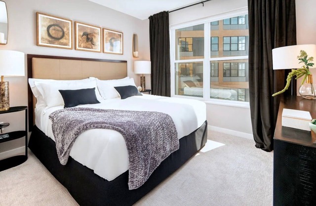 King 1BR Apt w/Cozy Den & Luxury Amenities