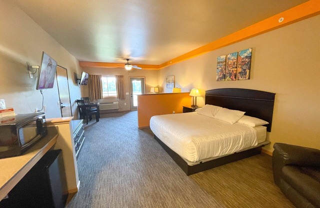King Hotel Room @ Spring Brook Resort