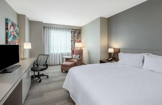 King Room Near Code Wise Doral MIA