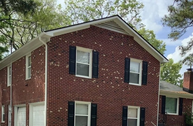 King-size, 4 BD, Full Kitchen with Fire Pit in backyard