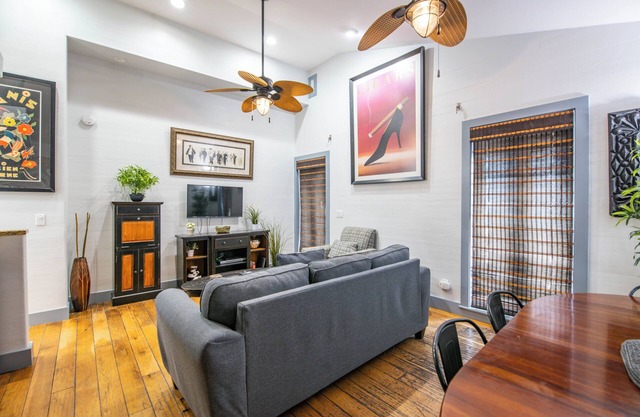 Kingfish Keep | Lively Escape on Duval! Balcony!