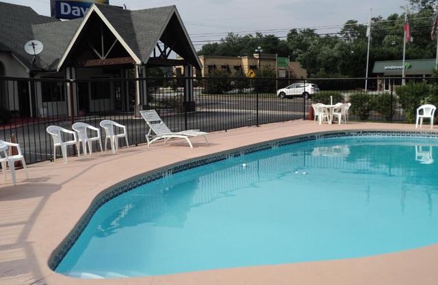 Knights Inn Cleveland GA