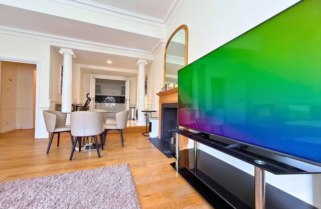 Knightsbridge & South Kensington, Private Garden Super King 2Beds 2Bath by Hyde Park & Royal Albert Hall