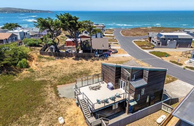 KnotACare~Family-Friendly Beach Retreat! Views! GameRm/Hot Tub/WiFi