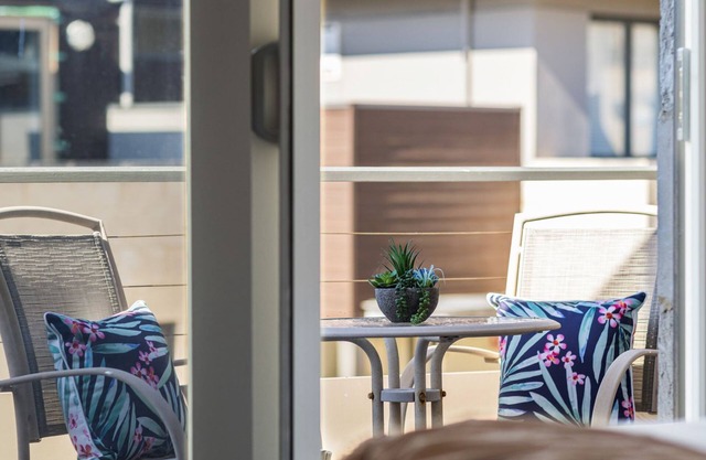 Koonya Getaway - Modern apartment with the beach at your doorstep