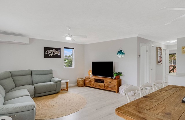 Korina Court 5 - Quiet and Peaceful Kirra - Min. 3 Night Stays!