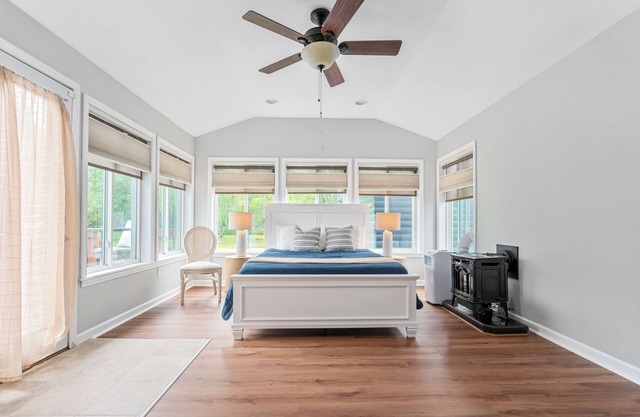 Kozy Home right off Saratoga Lake