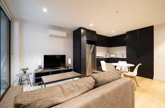 KozyGuru | Collingwood | 2B Townhouse