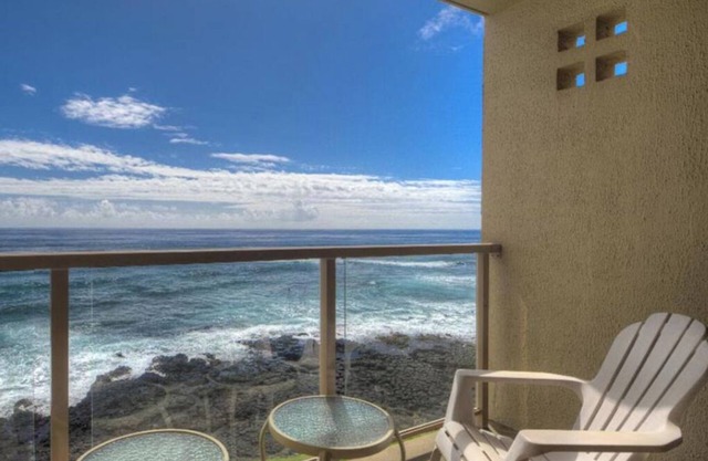 Kuhio Shores 317. OCEAN FRONT! Cold A/C