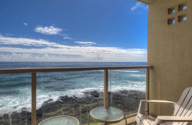 Kuhio Shores 317. OCEAN FRONT! Cold A/C
