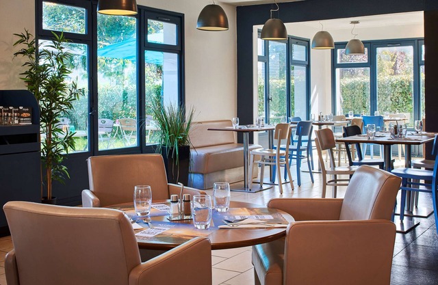 Kyriad Brie Comte Robert