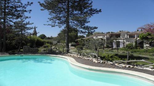 L'arbre Du Magnan - Gîte En Ardèche