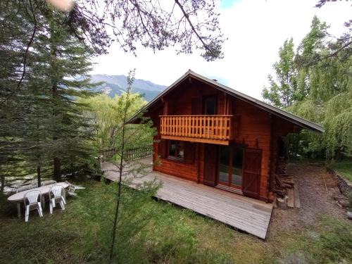 L'ARGOUSIER Chalet 6 à 8 personnes Enchastrayes Barcelonnette