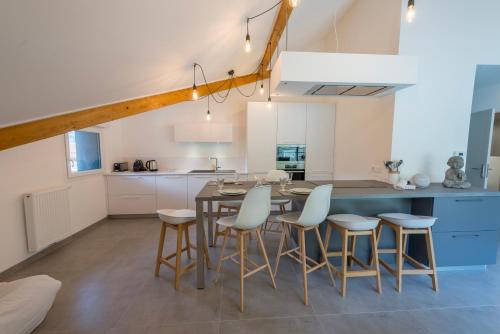 L'Elegance - Appartement de charme aux pieds de la montagne du Taillefer