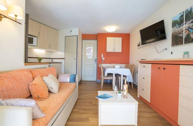 L'Esquinade FH 003 by Interhome