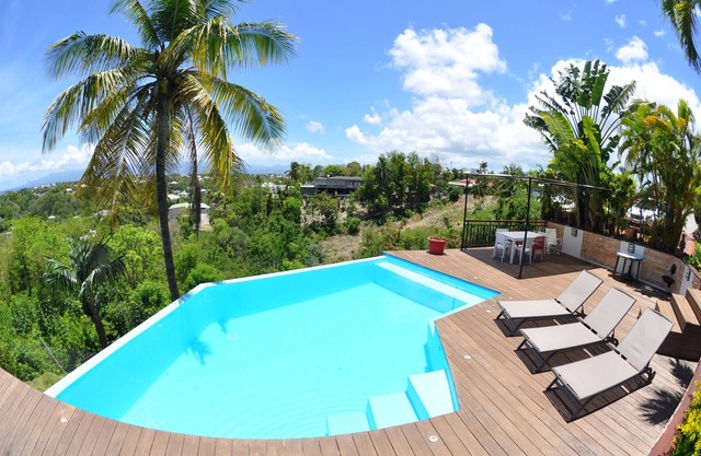 L 'Hacienda - New T2 with private pool