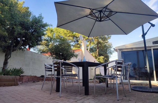 L'Olivier: 5 min from the sea, an enclosed terrace on the edge of the forest.