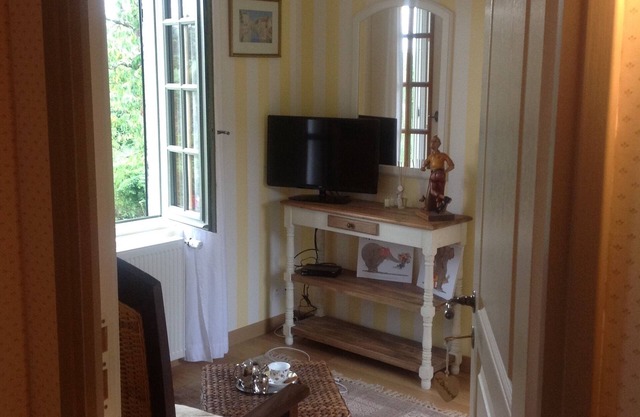 L'ORCHARD - double room - living room - TV - DDP included