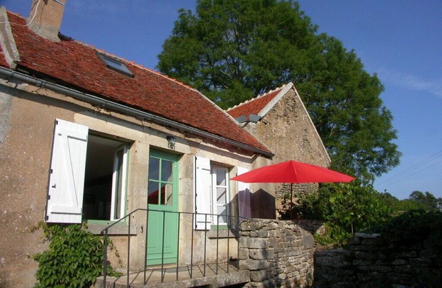La côte 15 mn de Semur en Auxois charming cottage between Fontenay and Véselay