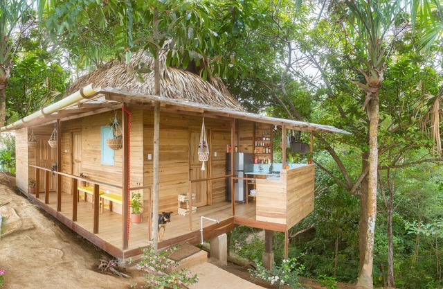 La Casa de Moncoro wooden jungle cabin at The Fort