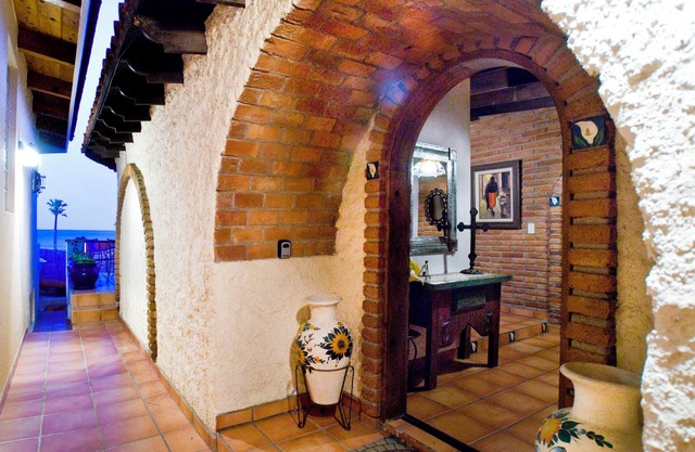 La Casa Flores - Las Gaviotas Mexican style casa.