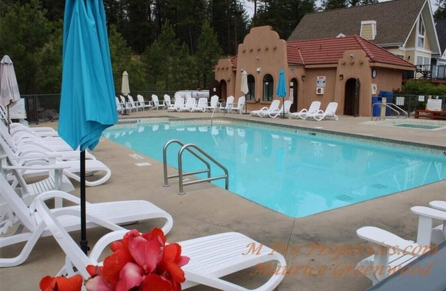 La Casa Lakeview Cottage - 3bdrm/3bath