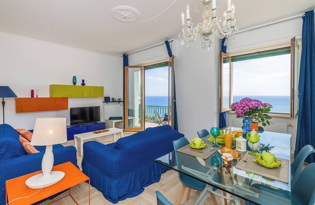 La Casa Nel Blu - Sea View and Private Parking