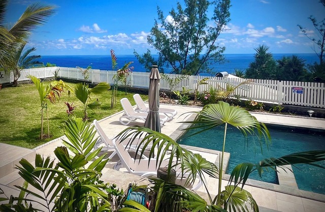 La Caze Grande Anse * offers a breathtaking view of the Indian Ocean