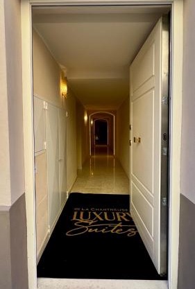 La CHARTREUSE Luxury Suites