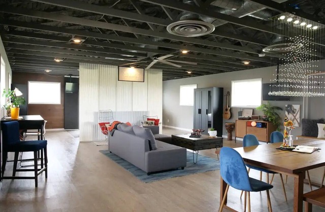 La Cochera Indy East - No Cleaning Fees