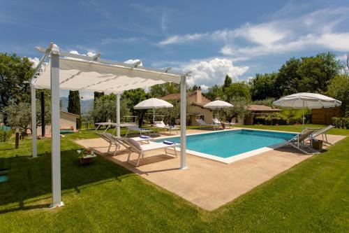 LA COLLINA DEGLI ULIVI 8&2, Emma Villas